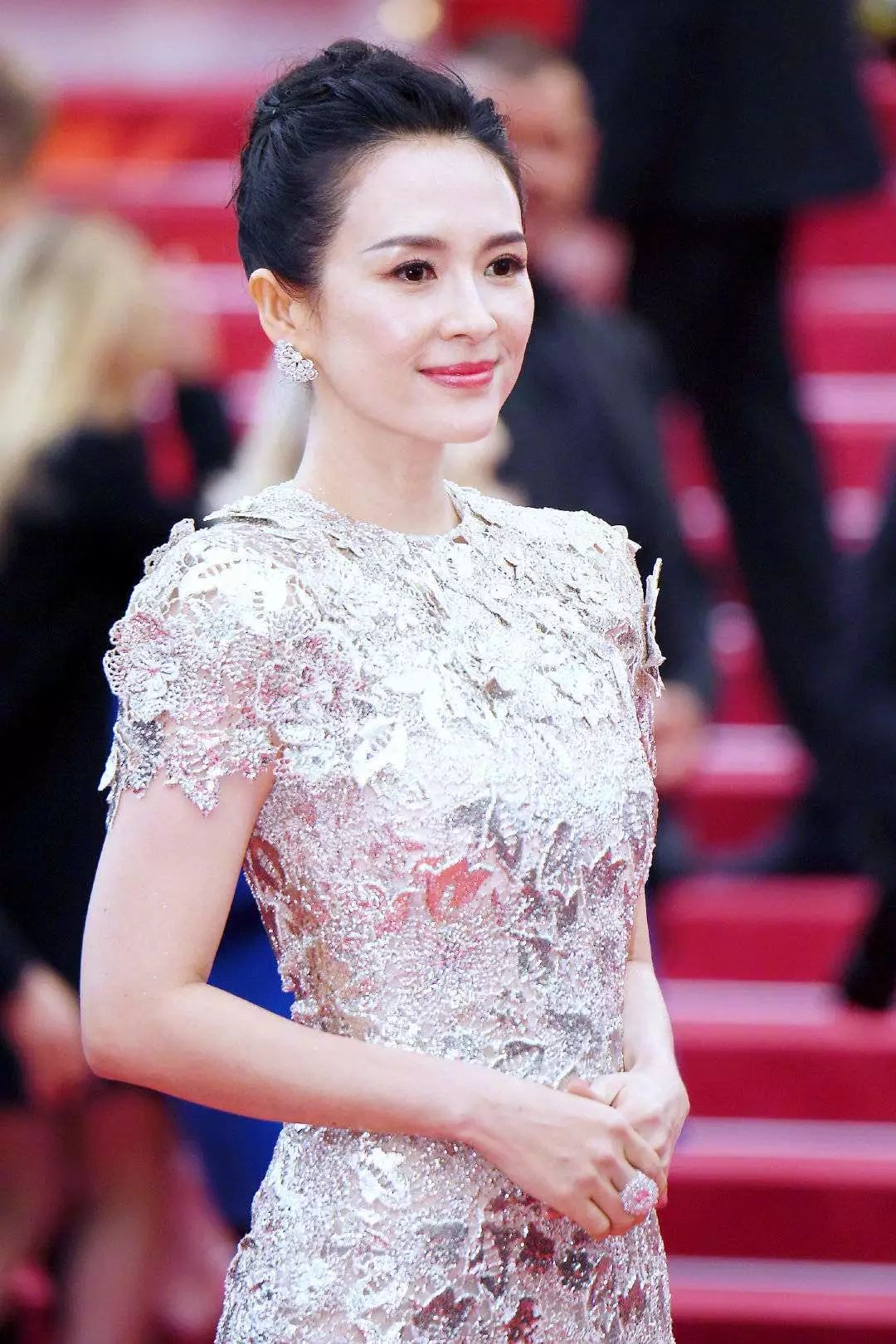 十八线网红戛纳红毯,十八线抖音网红