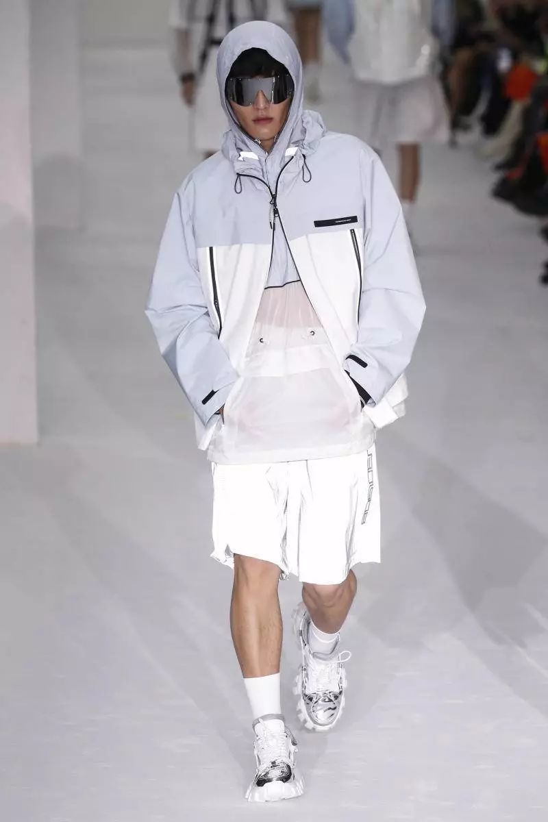 波司登羽绒时装周,波司登伦敦时装周中国红