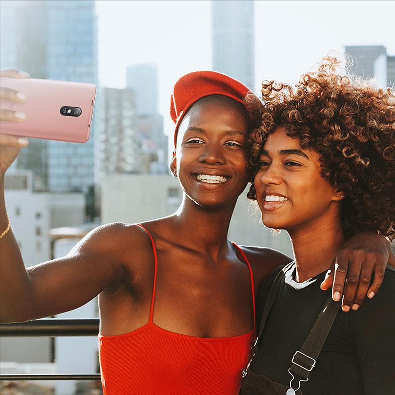 销售成功案例！往非洲出口国产手机！2018年销量1.33亿台