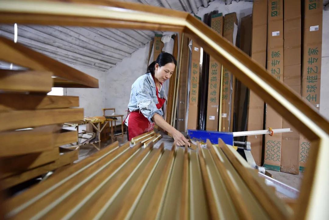 邯郸肥乡：小伙网店卖画月销售10万块