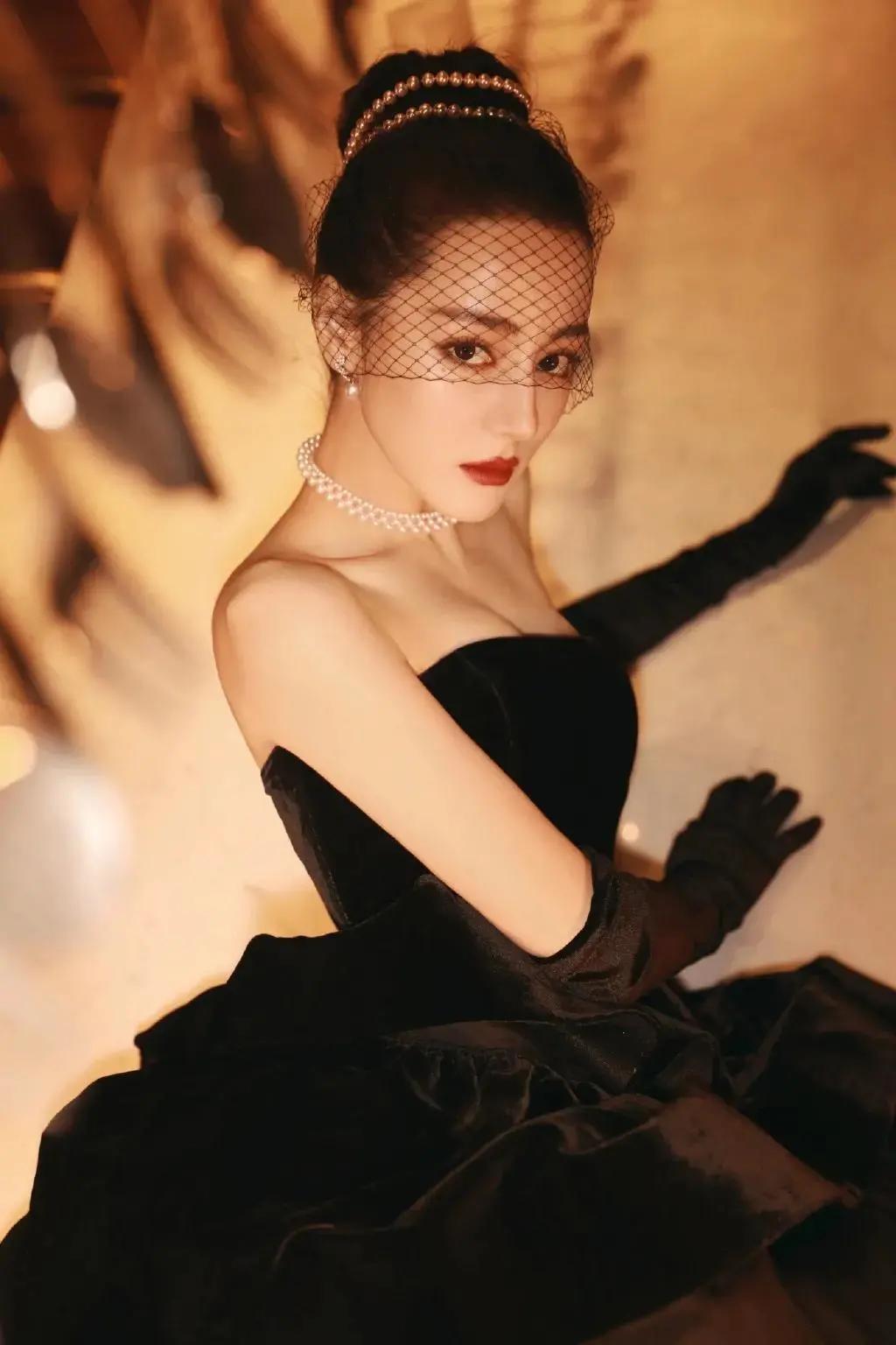 迪丽热巴薄唇,把迪丽热巴换成黄金比例脸