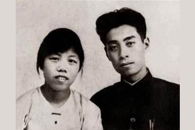 从为中华之崛起而读书到海棠花开,周总理两袖清风殚精竭虑的一生