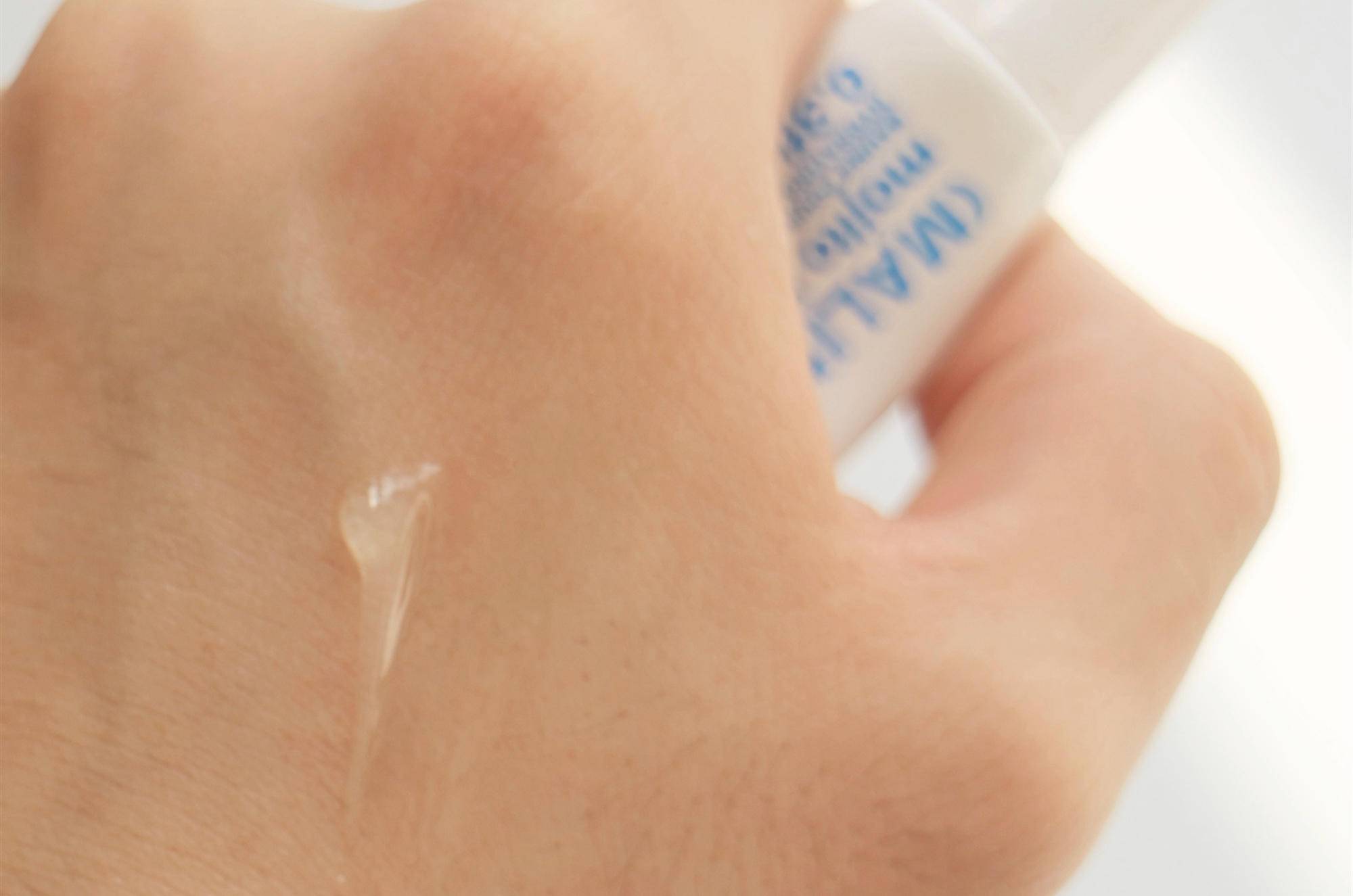 嘴唇水嘟嘟的太可爱了，但你的怎么还那么干瘪