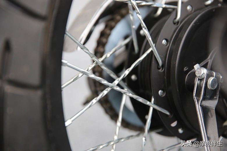 凌志阿瑞斯250复古机车价格,阿瑞斯250低配和顶配区别