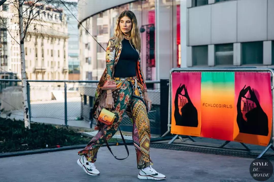 潮流时尚小白鞋透气百搭,潮流鞋多帅