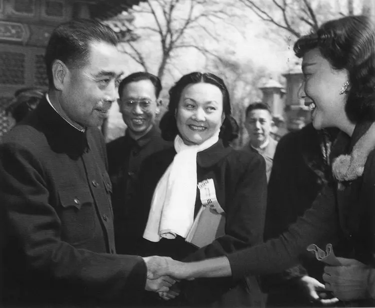 夏梦：金庸的梦中情人，刘德华的伯乐，著名导演为她终生未婚