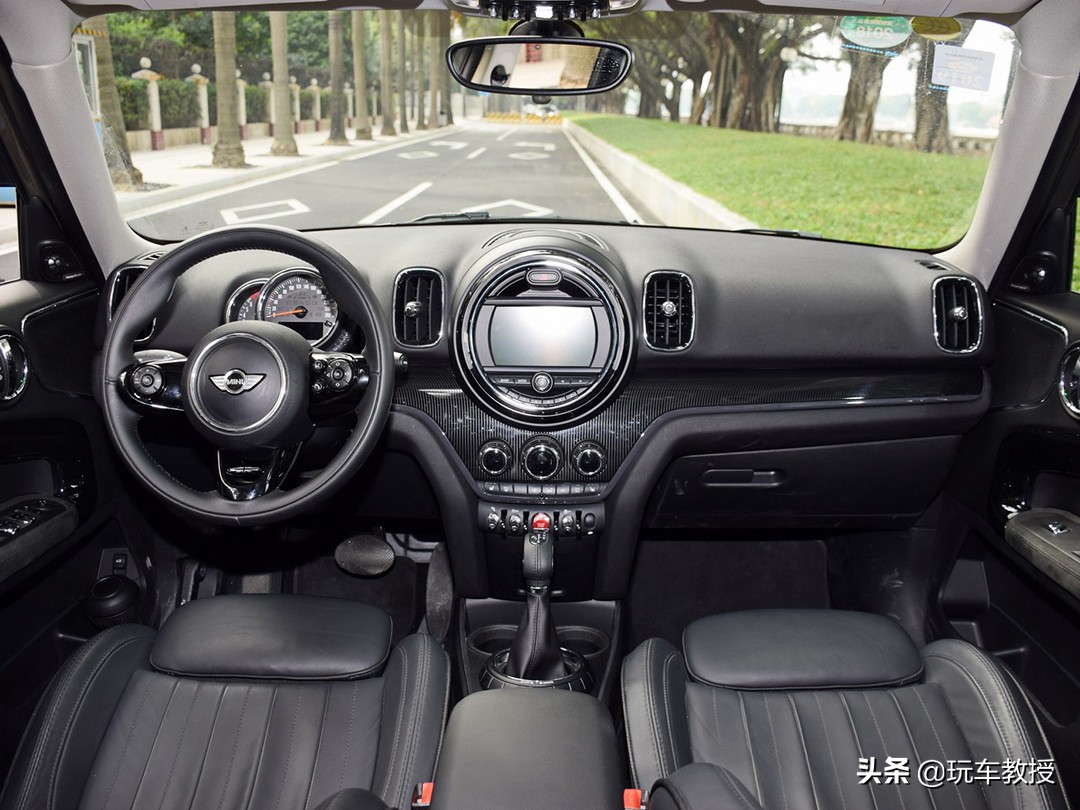 15万合资suv首选想要高颜值就选它,30万买中型suv选这三款不会错