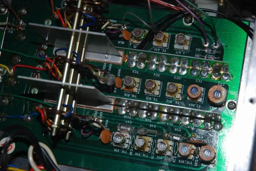 「火腿DIY」读取变频振荡器减去中频|将老短波收音机数字化改造