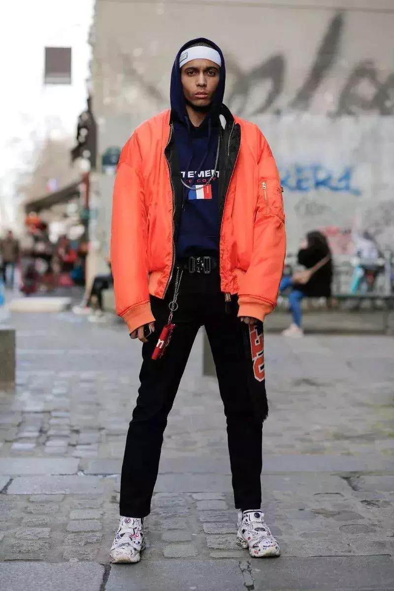潮爆了｜冬天羽绒服穿腻了，可以试试这种复古运动风