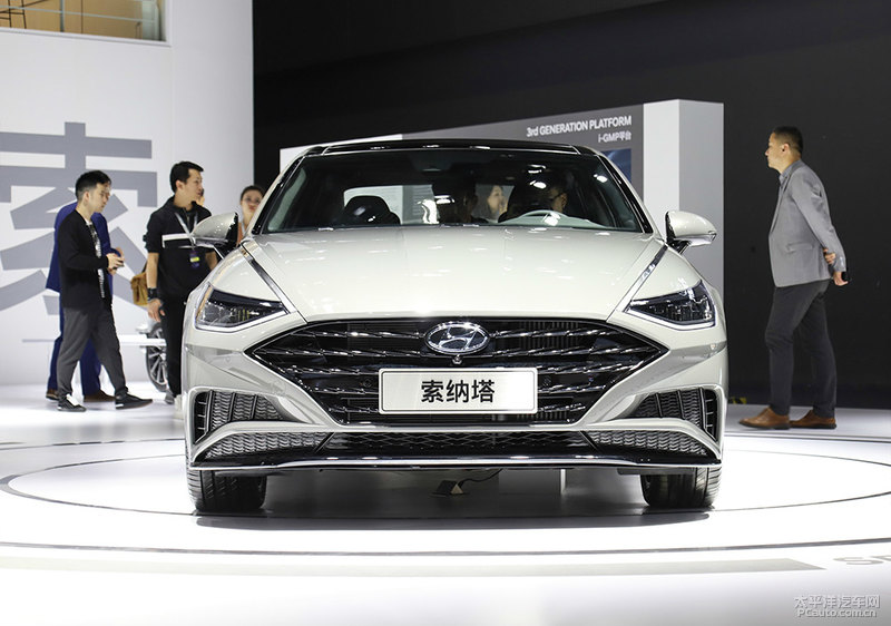 奥迪新a4l2023款,奥迪a3和小鹏p7哪个好