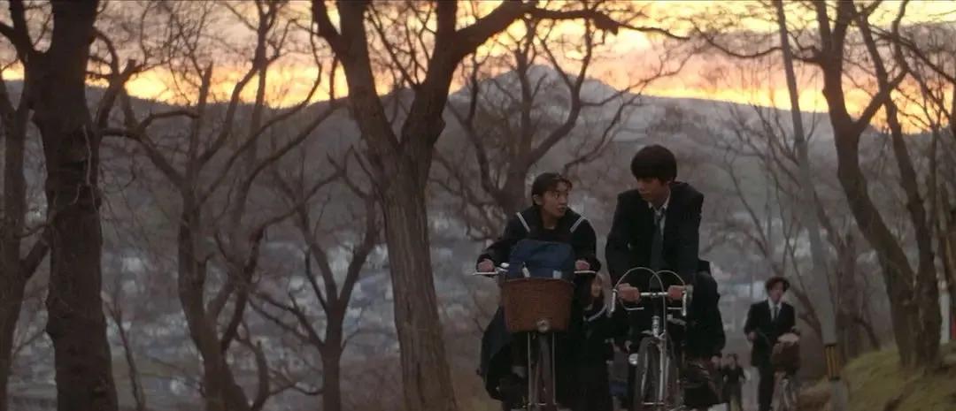 告别昨天的烦恼期盼明天的美好,告别昨天的悲伤驱散心中的迷茫