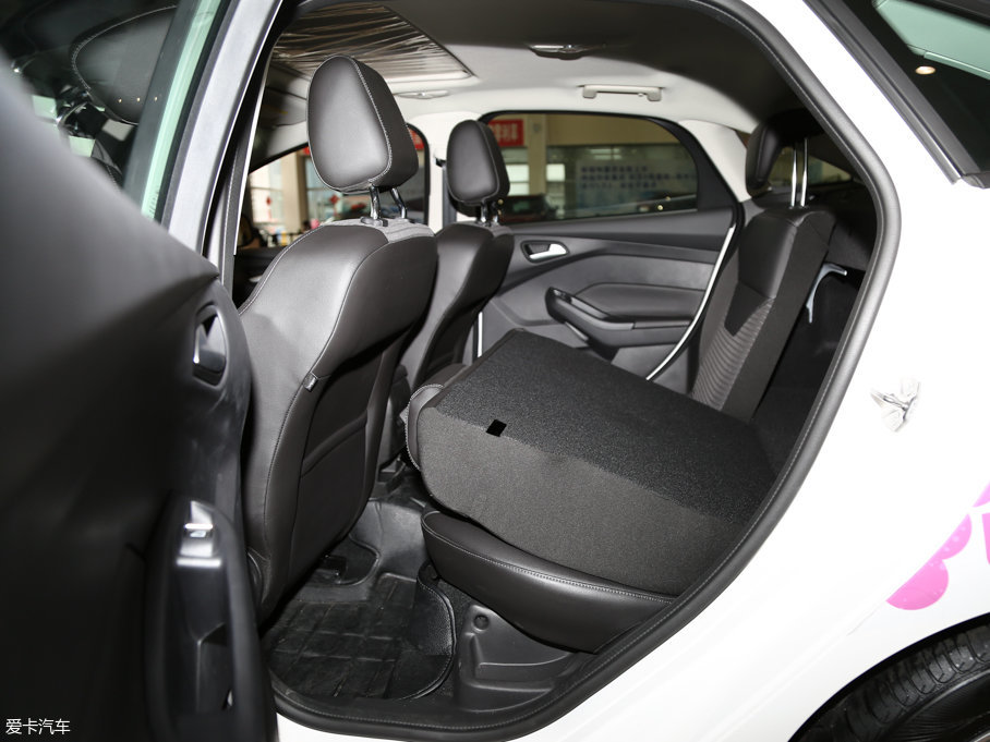 4万块钱能买哪年的福克斯两厢,4万多块钱的福特福克斯家用代步