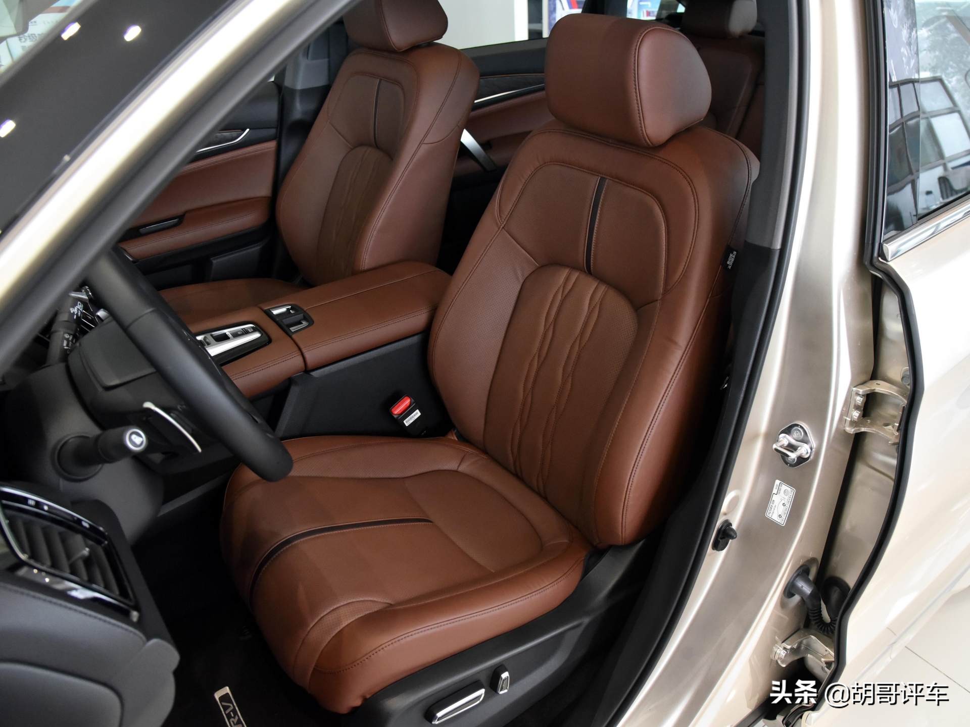 2020款本田ur-v四驱顶配白色,新款本田urv空间加大了吗