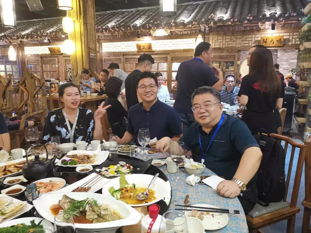 50家连锁茶饮创始人齐聚广州听小马宋、姚哲等分享定位学