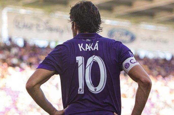 ipad壁纸全屏高清4k足球,足球高清壁纸c罗无水印