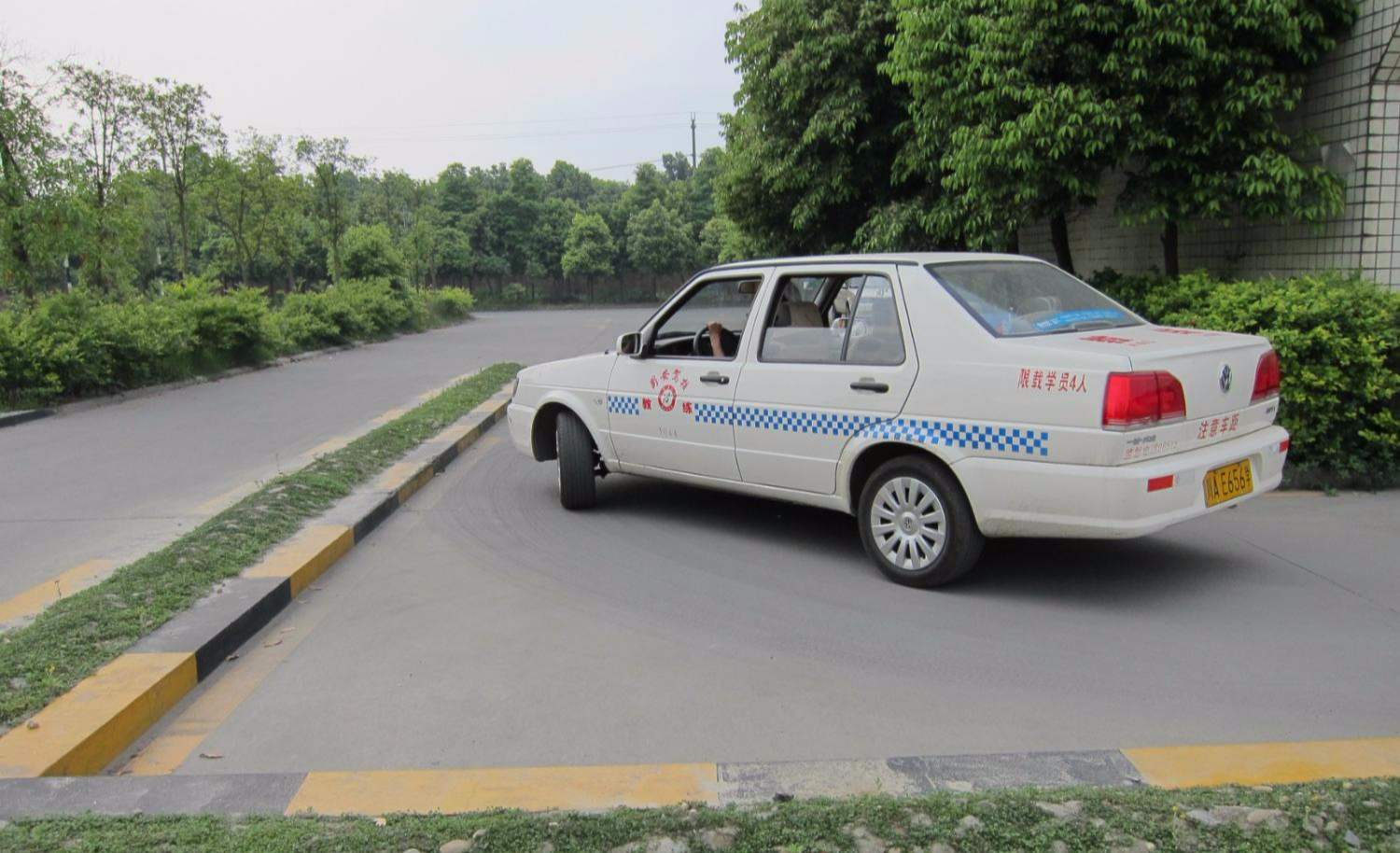 科目一考试怎么才考得过,怎么过科目一和科目四