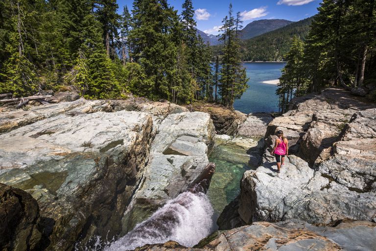 哈里梅根发布圣诞新照,2018年12月14日梅根哈里圣诞照