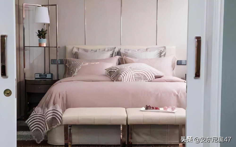 新床上有异味怎么去除,房间新床味道怎么去除