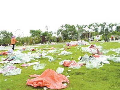 抖音刷得沸沸扬扬，网红美女纷纷跑去跟他咪咪，吐槽星看着好不爽