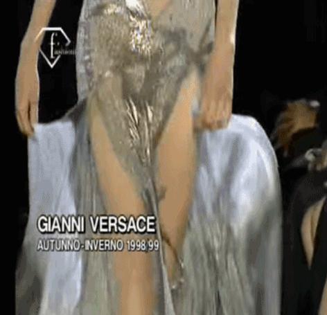 全球最撩超模！一双狐狸媚眼迷倒众生，爆红后却在乡下养鸡？