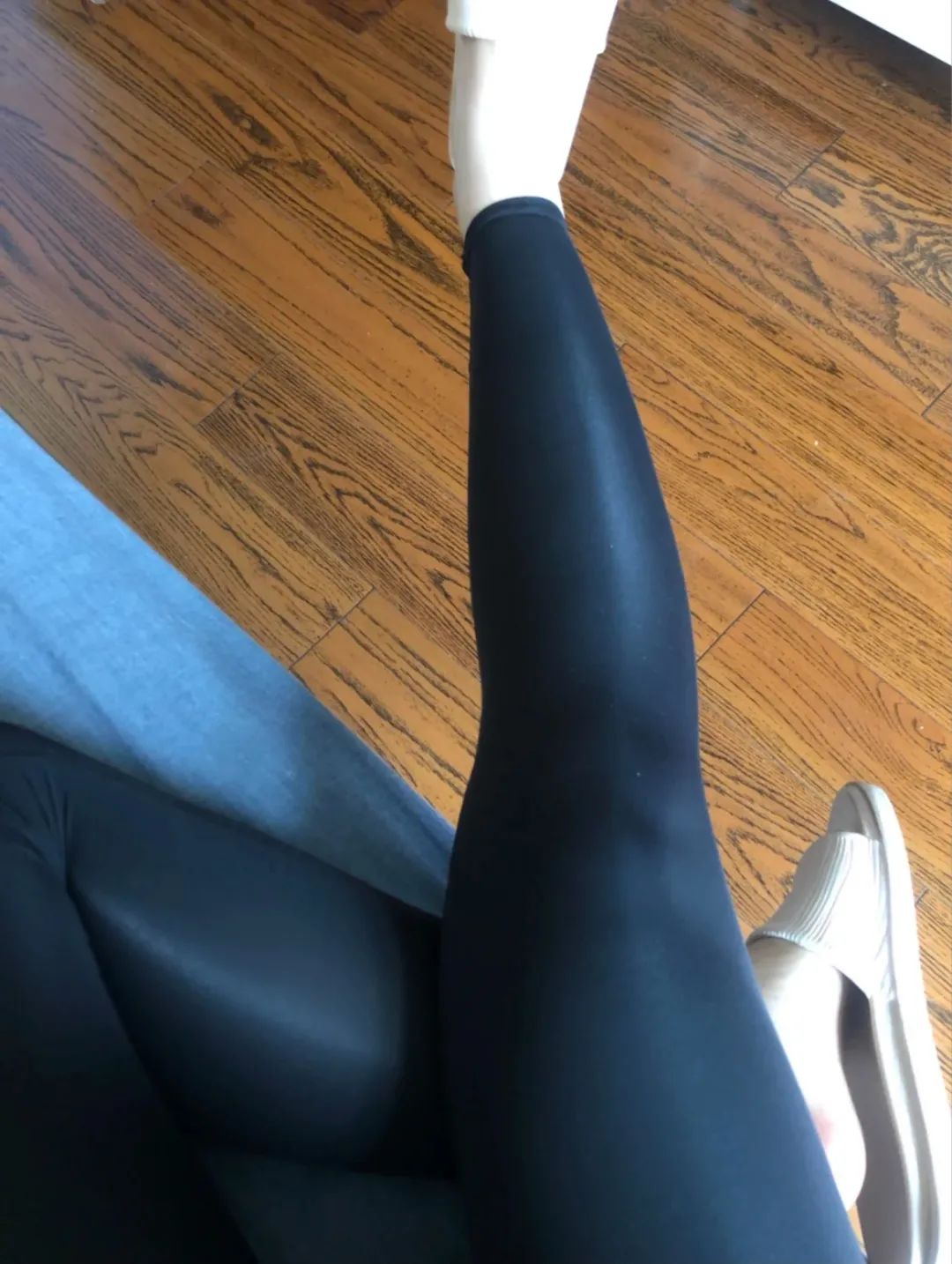 冬天鲨鱼裤怎么搭配显腿长,冬天鲨鱼裤怎么穿显腿细一点