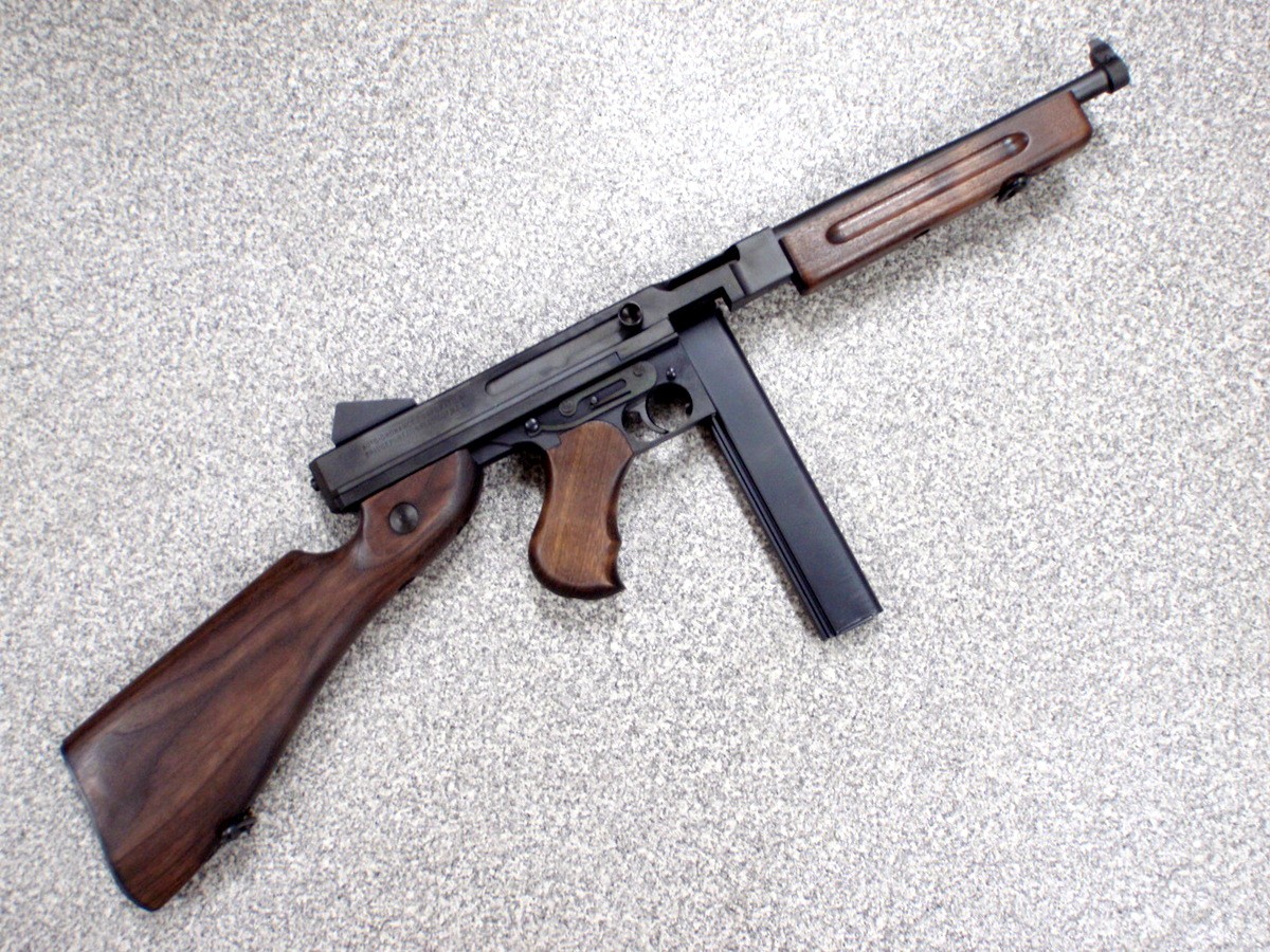 美国m3冲锋枪为什么叫黄油枪,美军m16sb冲锋枪