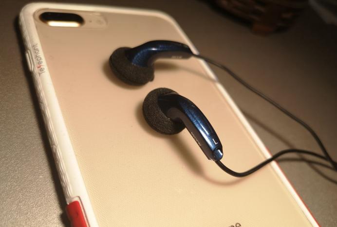 索尼e808耳机和森海mx500对比,苹果原装耳机和森海mx500哪个好