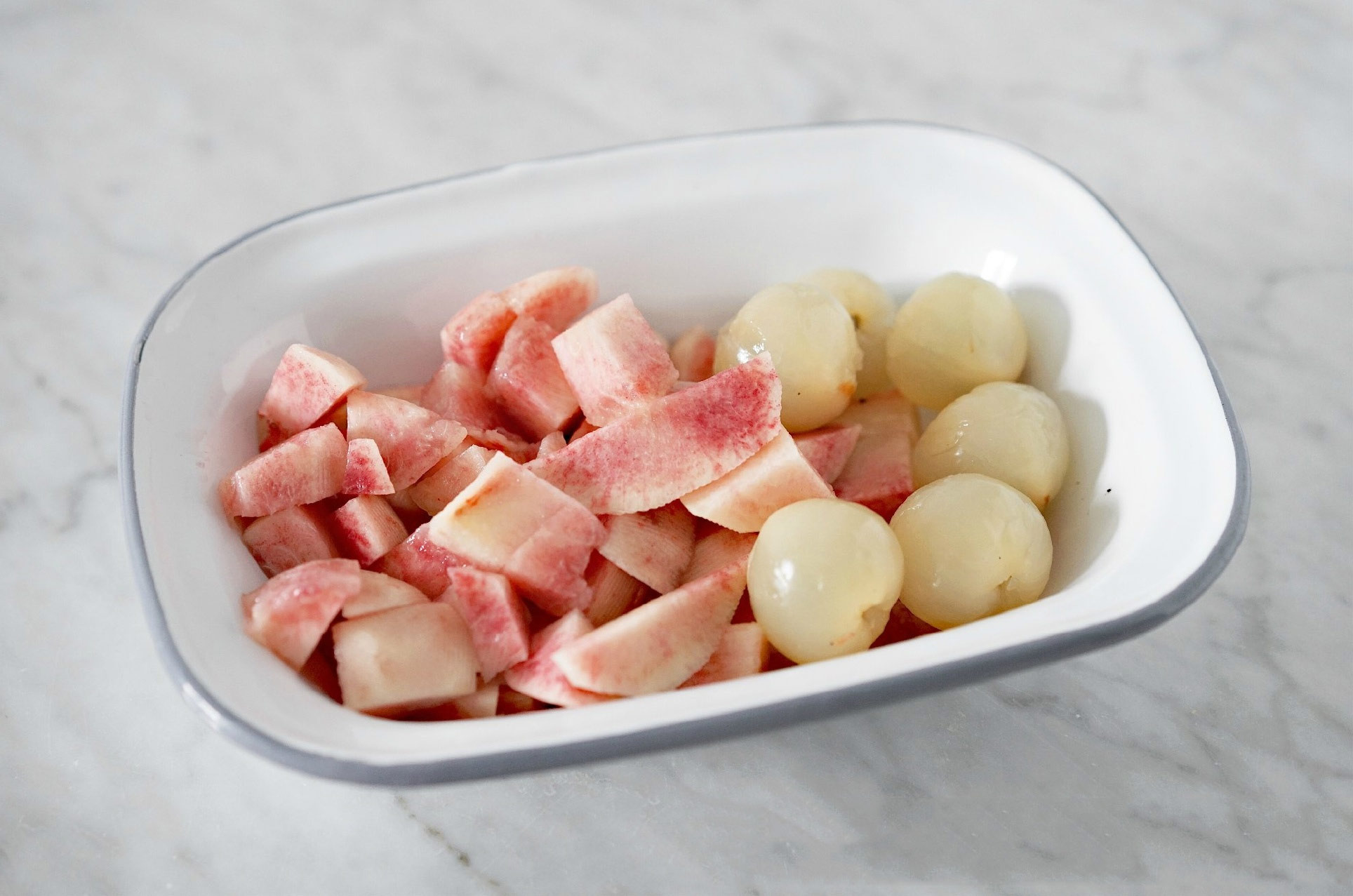 孕妇多吃葡萄宝宝眼睛黑又亮,孕妇多吃葡萄婴儿眼大