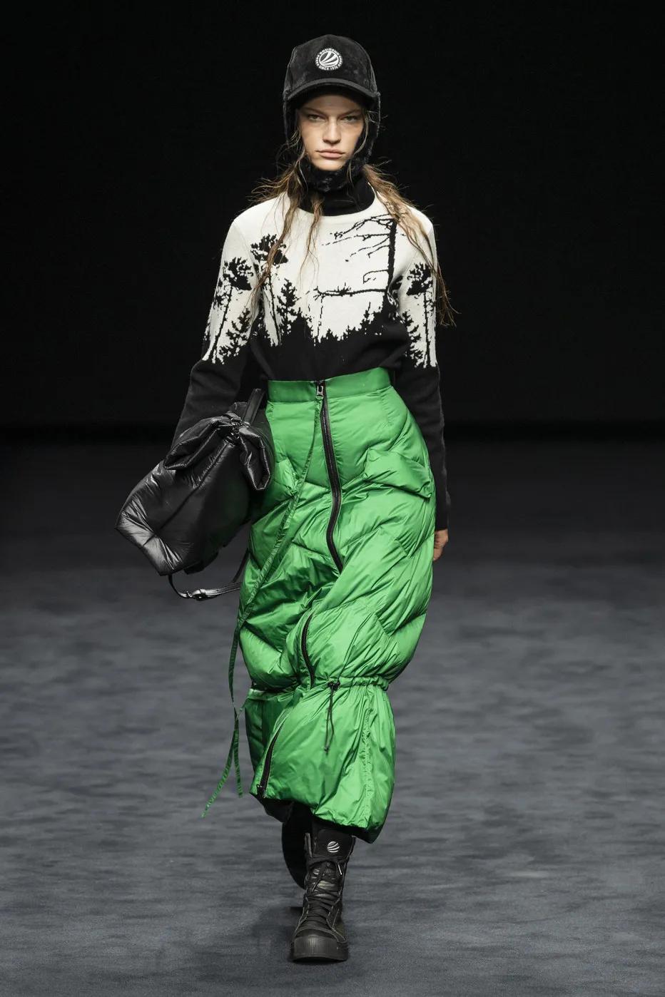 波司登新设计再次出圈？！轻盈+荧光惊艳网友：穿这谁还宅啊