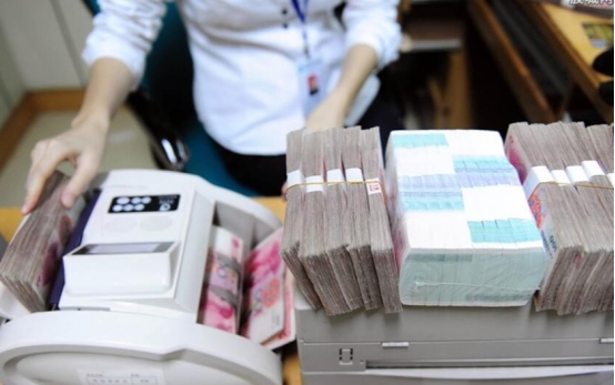 银行不小心给储户多存了钱，储户将这些钱用了，银行会怎么处理？