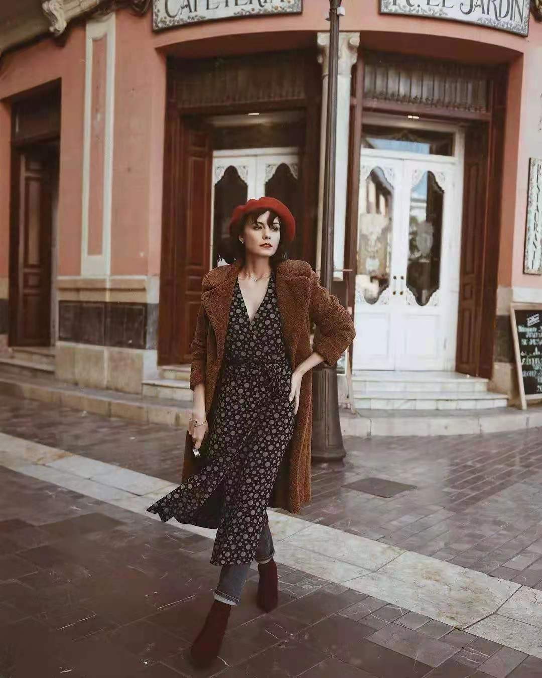 车晓绰约多姿尽显婉约靓丽气质,车晓精致妆容迷人的气质尽显