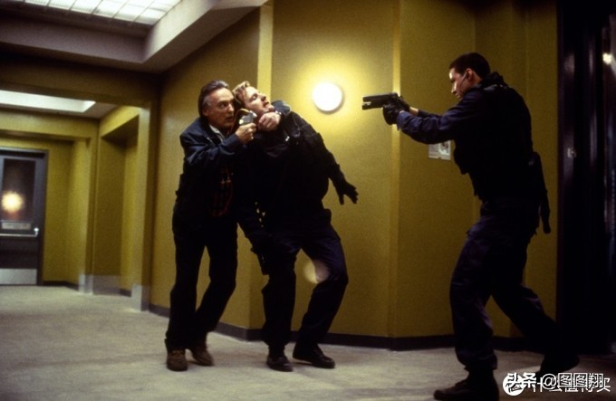 高端大气无尿点的一部动作电影,好莱坞20部无尿点动作电影