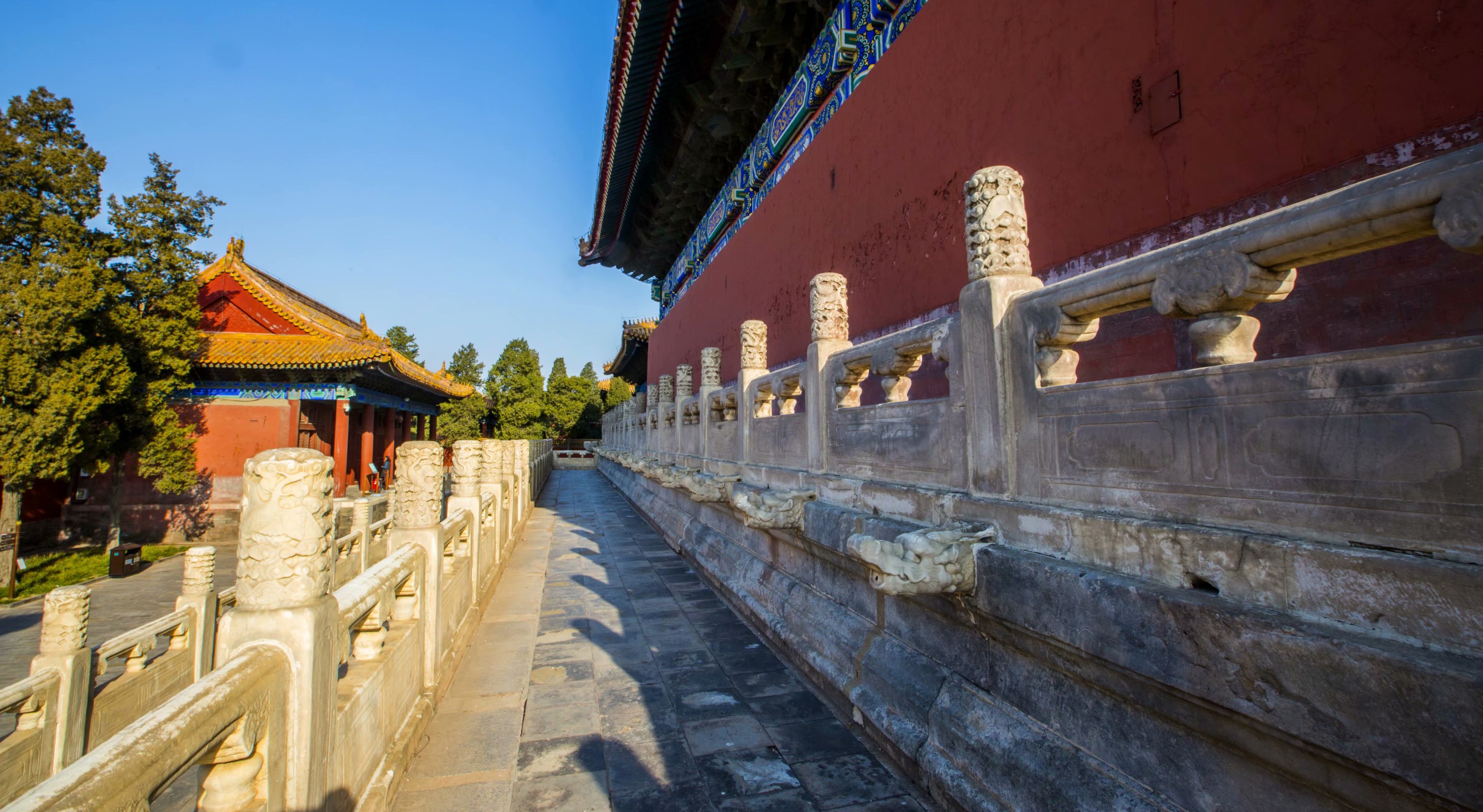 太庙，位于北京市东城区东长安街*安门天**东侧，始建于明永乐十八年