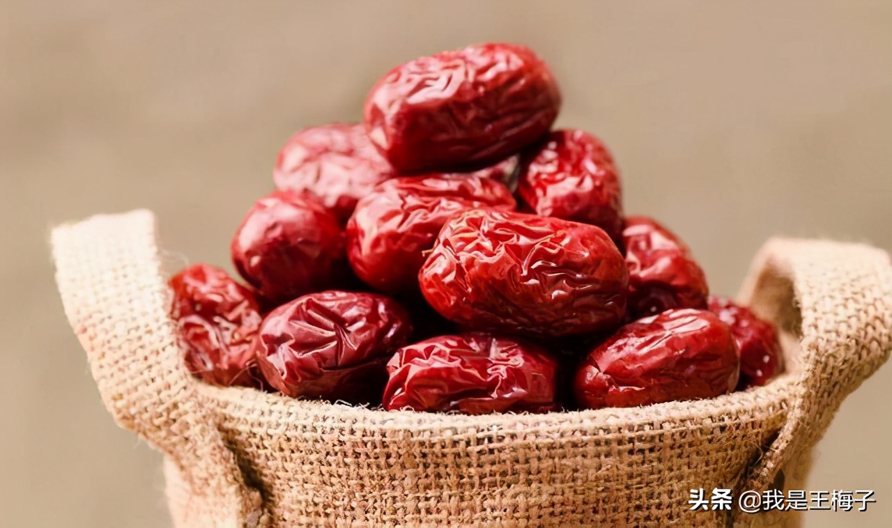 枣香浓郁新疆特产若羌灰枣,新疆原生态吊干灰枣若羌枣