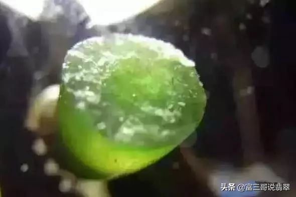 翡翠原石高温加热后会怎样,翡翠可以承受多少热度