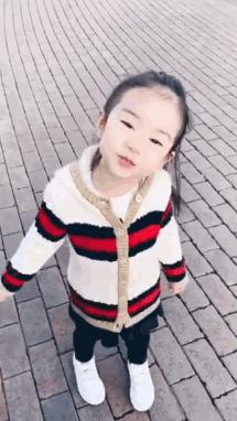 潮酷穿搭适合化什么妆 (美妆博主戚薇完整版视频)