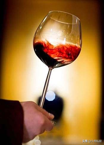 红酒醒酒的时间长短通过什么判断,红酒醒酒时间长短和品质相关吗