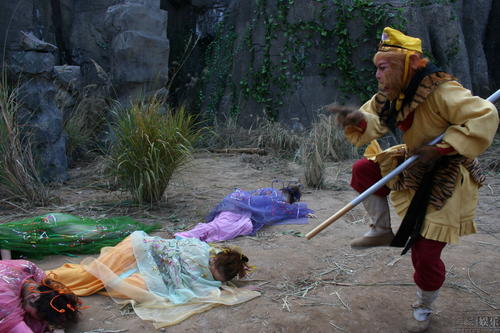 看看里面的妖精，终于明白第一版西游记*播禁**的理由了