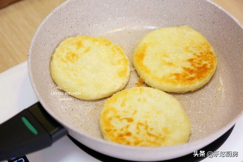 一样材料做美食,又酥又软的家常烙饼简单做法