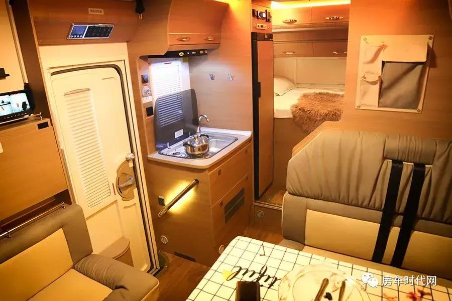 旌航依维柯欧胜c型自动挡房车,旌航最美观又适用的小额头房车