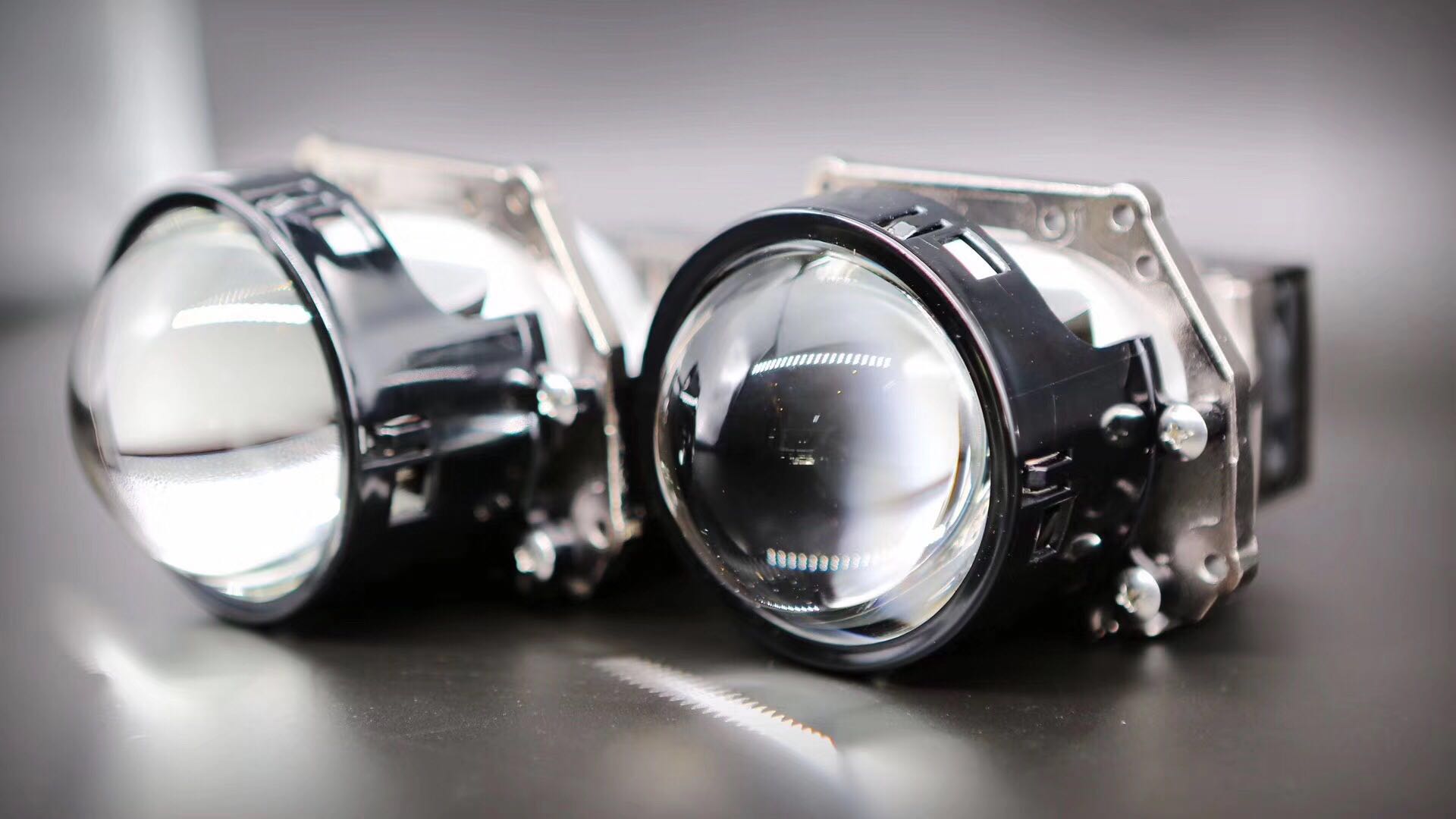 海拉5氙气透镜和led透镜对比,澳兹姆透镜和海拉5透镜哪个好