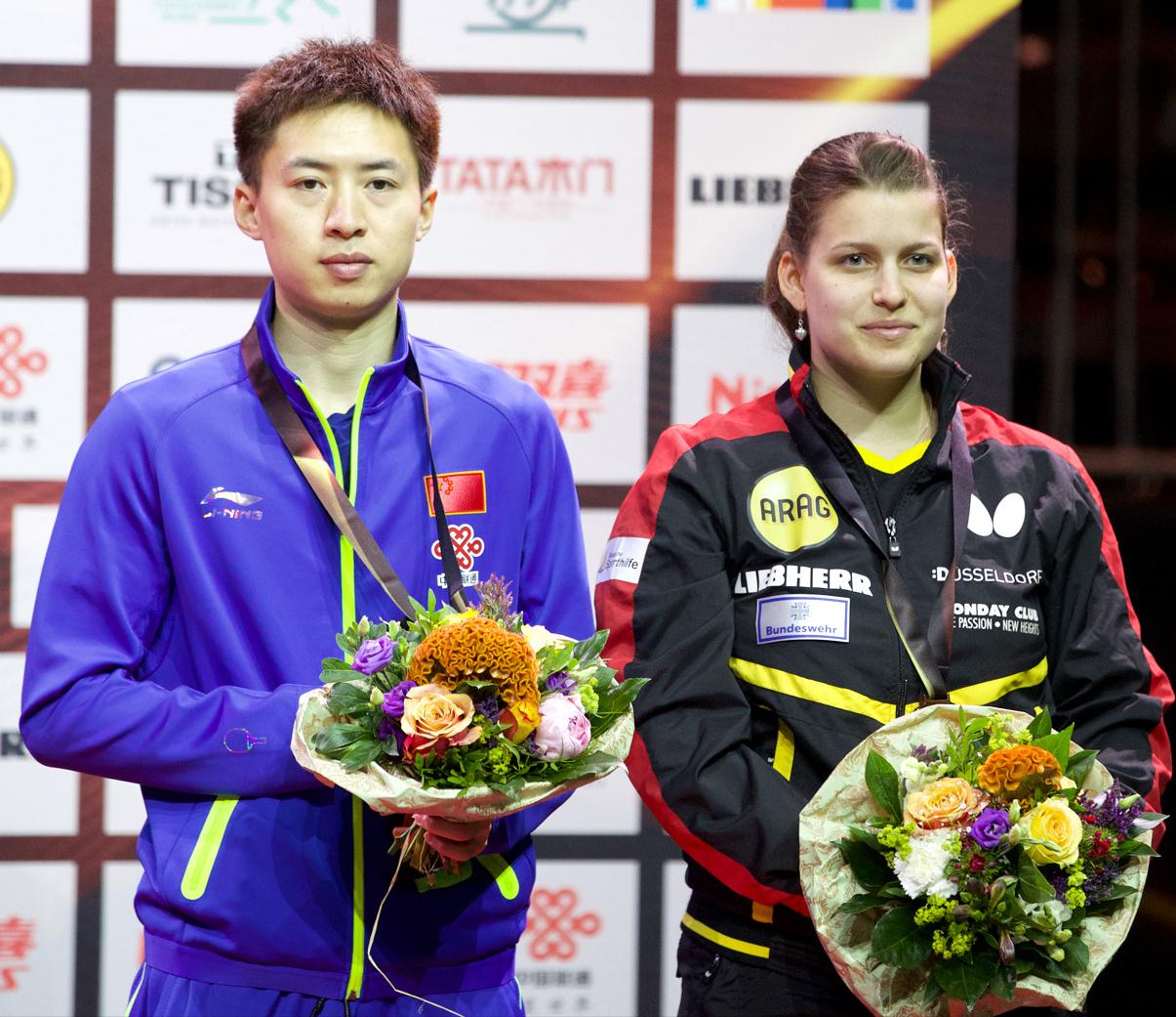 乒乓球方博世界冠军抖音号,乒乓直播间方博