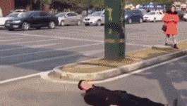 开心一刻gif下雨天,搞笑gif笑到肚子疼意外瞬间特辑