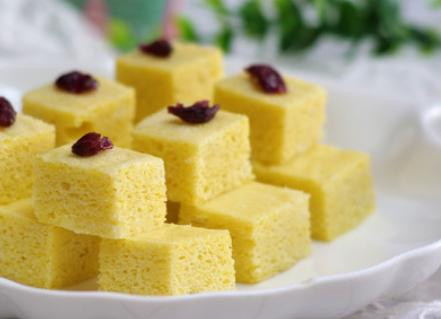 小米加鸡蛋做糕最简单的做法,山药小米胡萝卜鸡蛋蒸糕