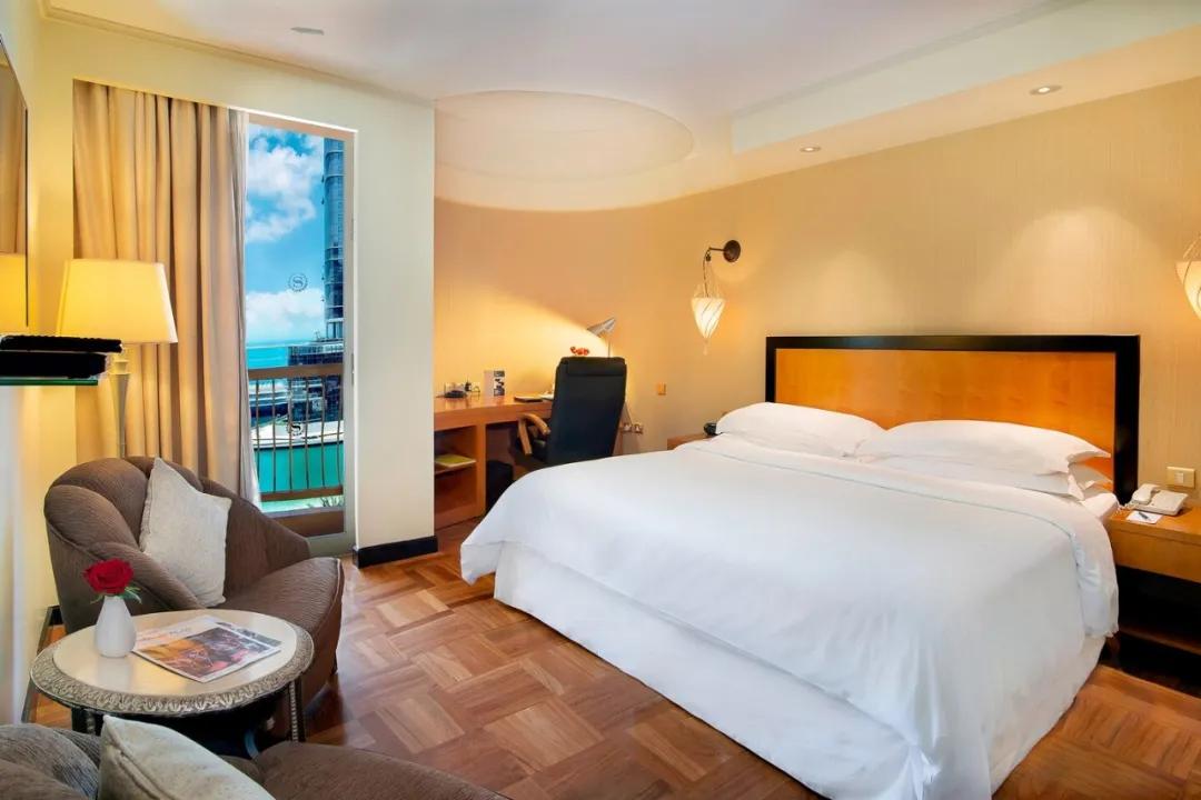 阿布扎比沙漠野奢水疗度假酒店,阿布扎比喜来登酒店