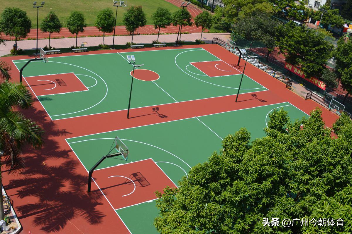 丙烯酸球场地面多少钱一平方,学校丙烯酸篮球场施工队