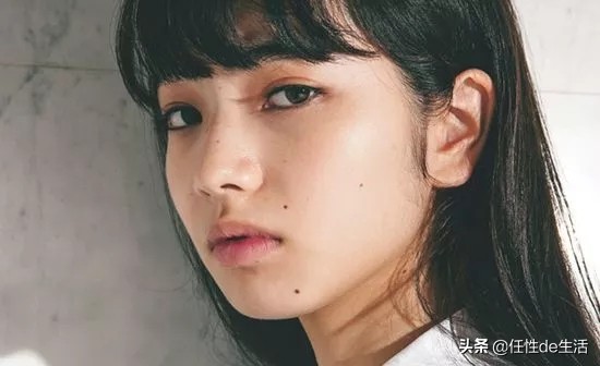 没有睫毛膏怎么化妆好看,化妆不画眼影和睫毛膏好看吗