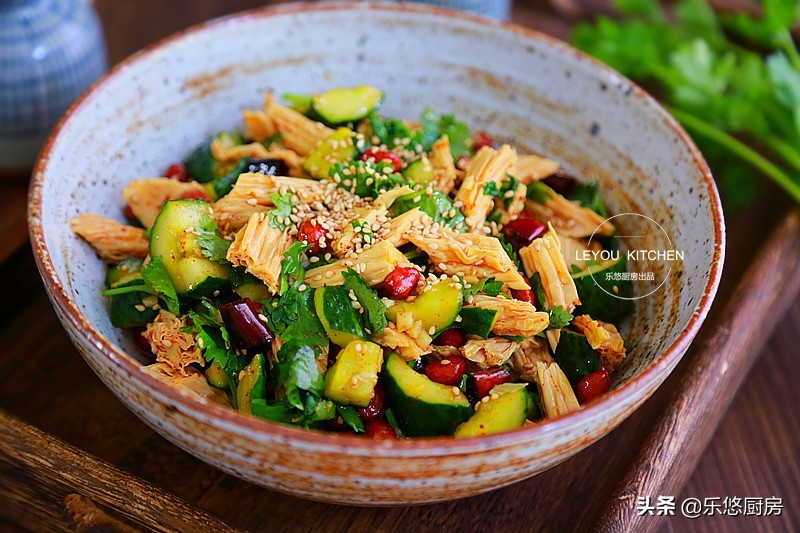 第一名厨四道过年切了就吃的凉菜,过年年夜饭不用辣椒的凉菜怎么调