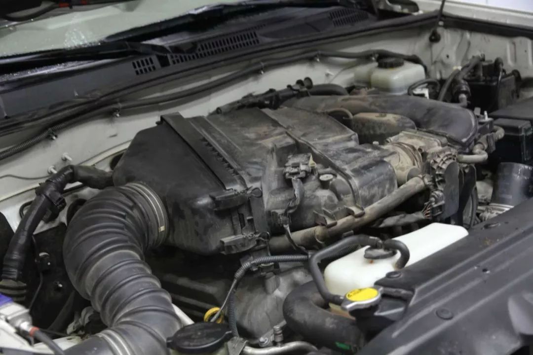 老车翻新：15年后的邂逅，普拉多LC120旧车换新颜，满血复活。