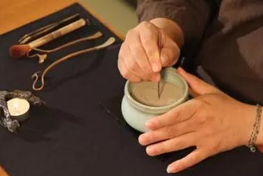 行走的荷尔蒙完整,行走的荷尔蒙英文